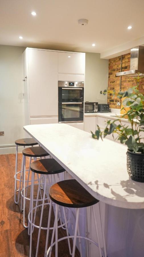Stunning Brighton Seaside 2-Bedroom Townhouse With Patio, Sleeps 6 Екстер'єр фото